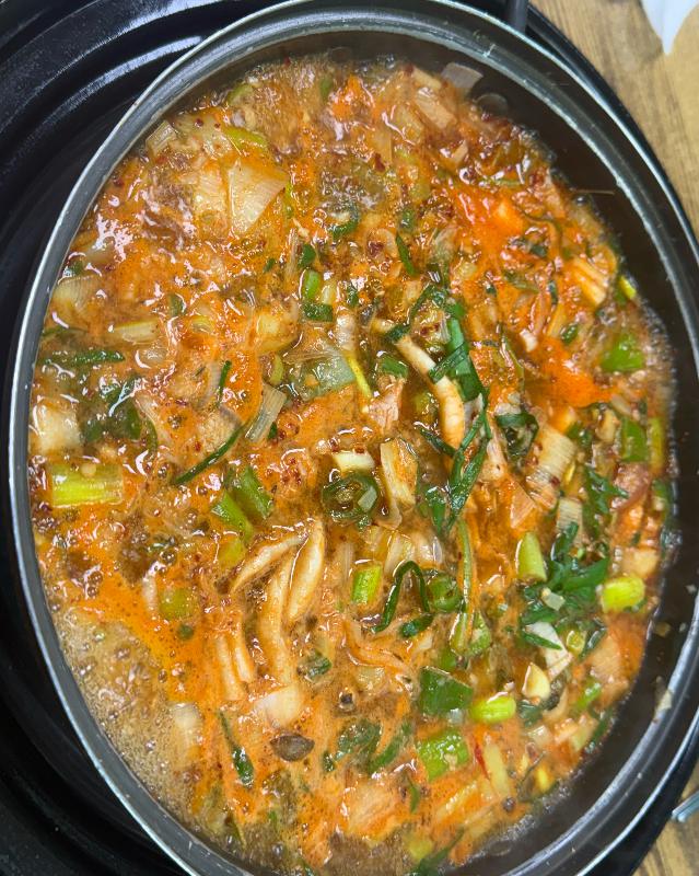 보기만 해도 얼큰함이 느껴지는 돼지찌개의 비주얼