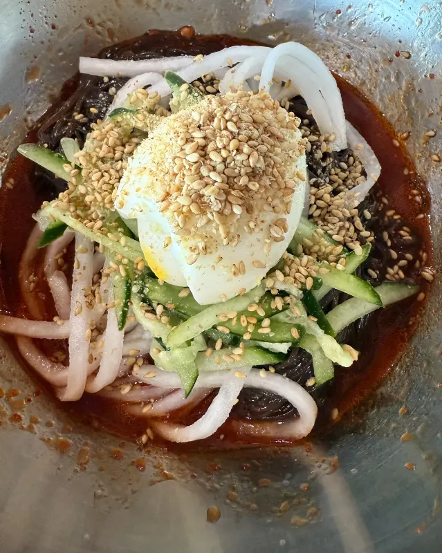 들풀의 푸짐한 비빔냉면