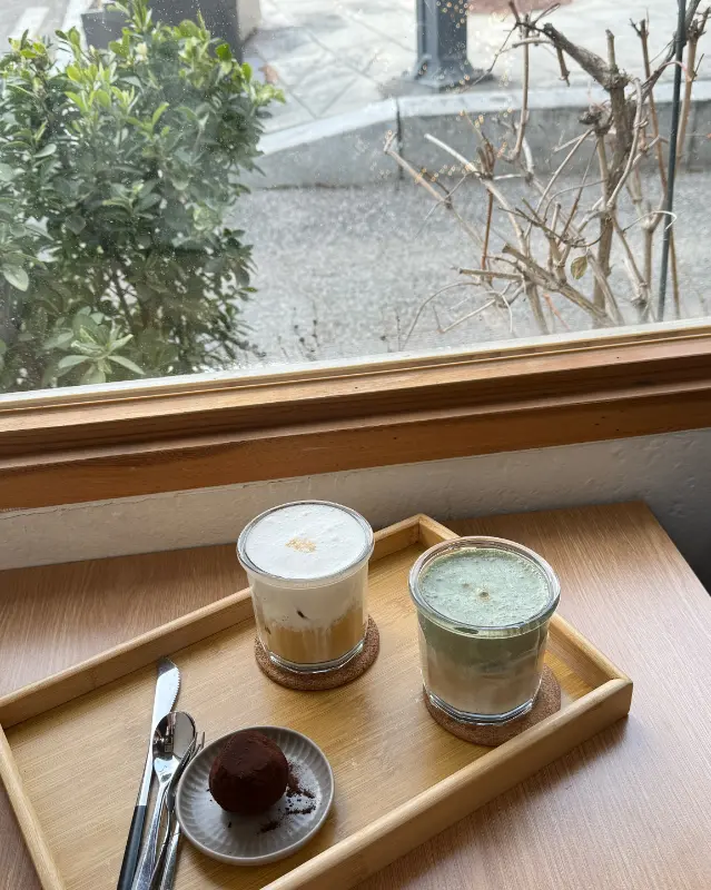 송화커피와 두쫀쿠