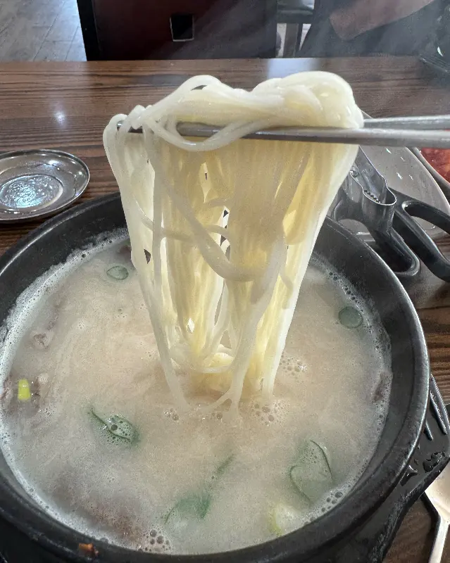 설렁탕에 넣어 먹으면 꿀맛인 소면