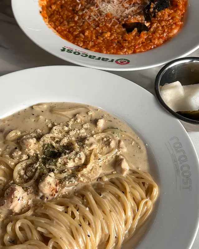 크림 파스타와 토마토 파스타