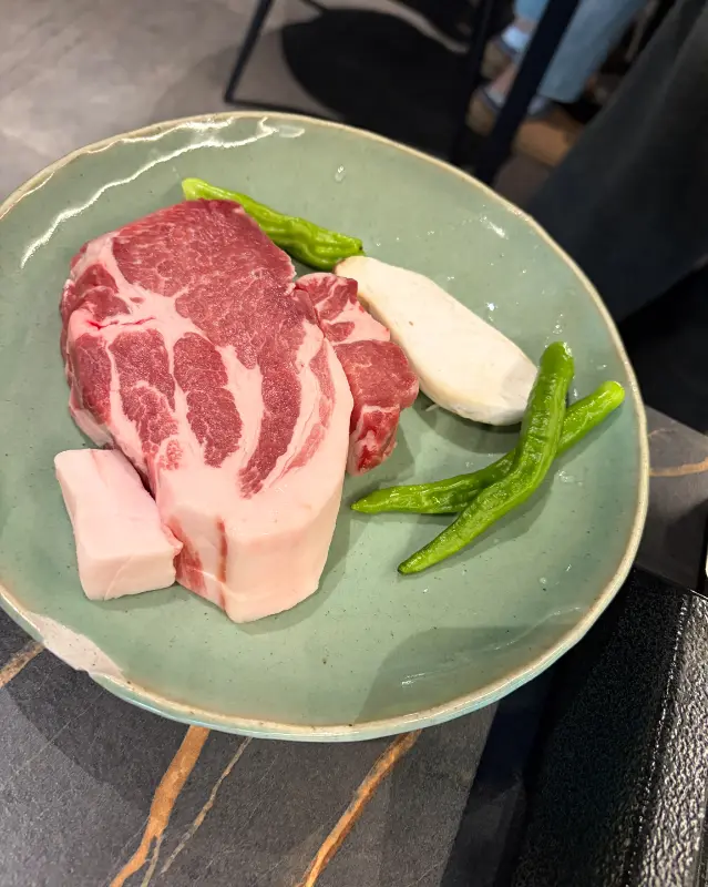 신선한 빛깔의 삼겹살