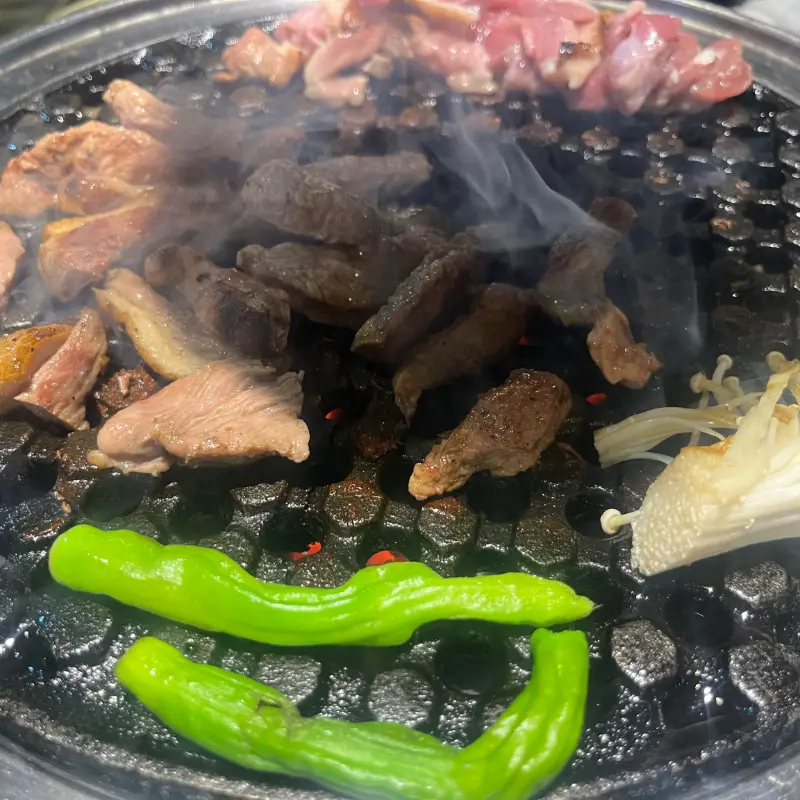 다양한 부위의 오리고기를 한 번에