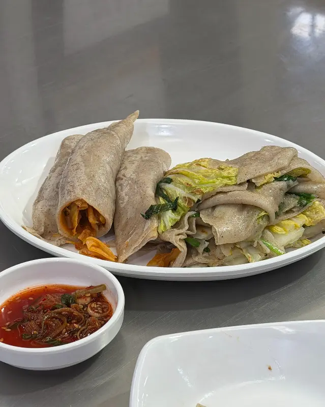 메밀전병과 메밀전의 환상적인 조합