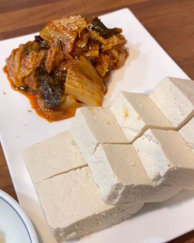 모두부와 김치의 조화