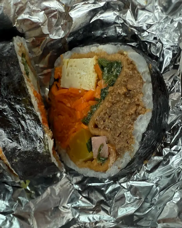 돼지분식 김밥 단면