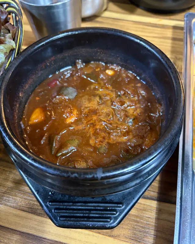 멜젓과 함께 즐기는 흑돼지