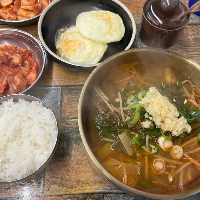 풍년국밥 한 상 차림