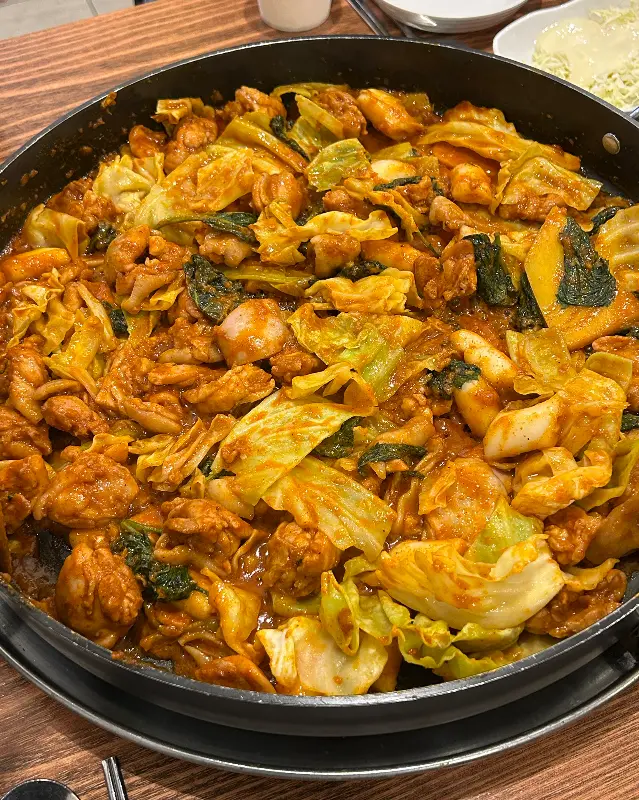 푸짐한 닭갈비 한 상