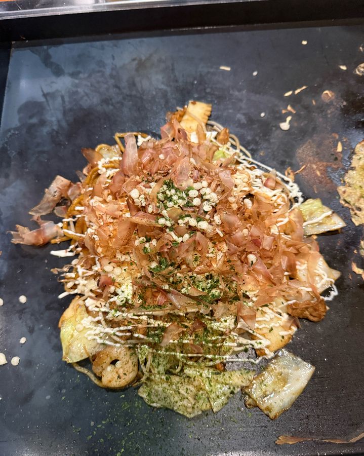 오몬자에서 조리되고 있는 몬자야끼