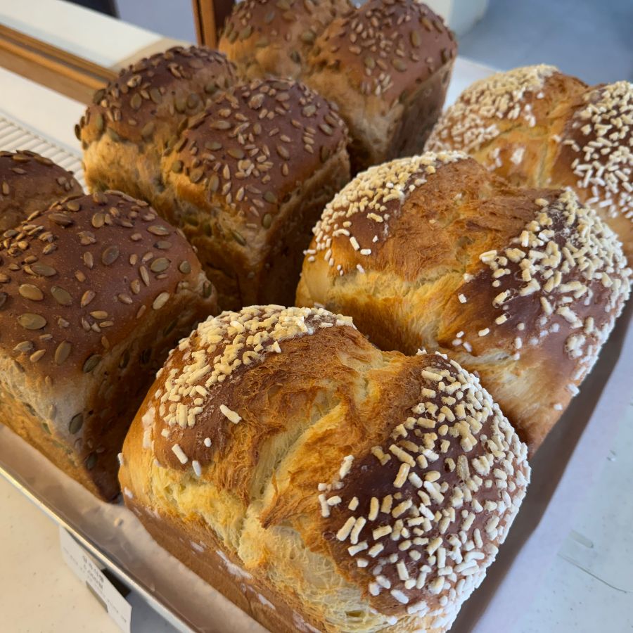 키지의 고구마 크림치즈 호밀 깜빠뉴 비주얼