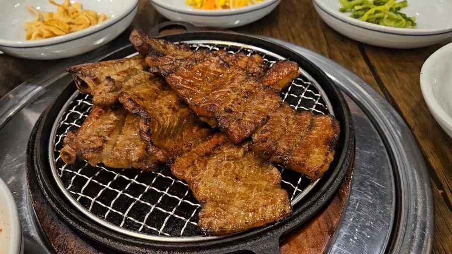 고기굽는마을 돼지갈비 한 상 차림