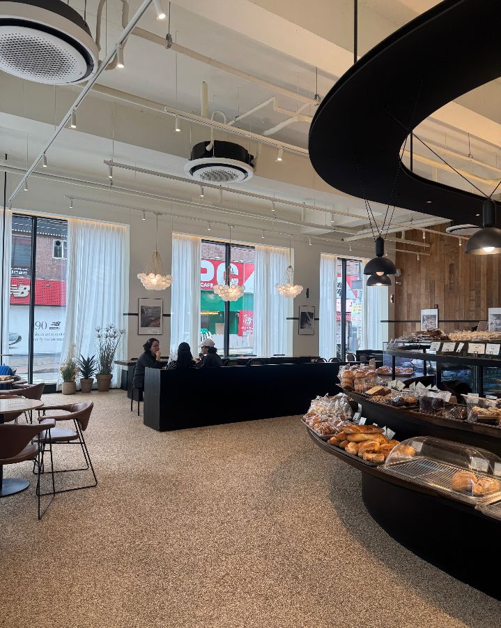 곤트란쉐리에 경기광주점의 넓은 내부