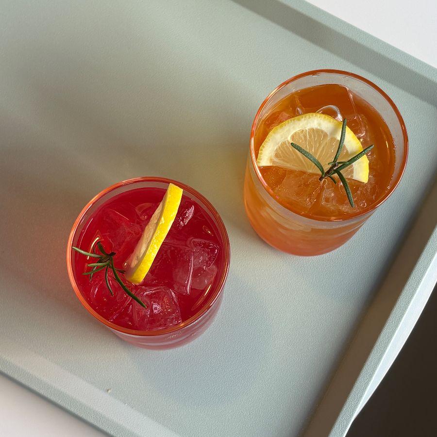 상큼한 피치블랙티와 레몬 캐모마일