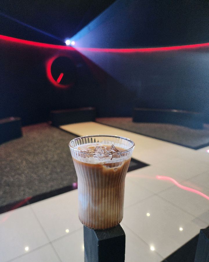 섹션 카페 라떼, 아름다운 색감