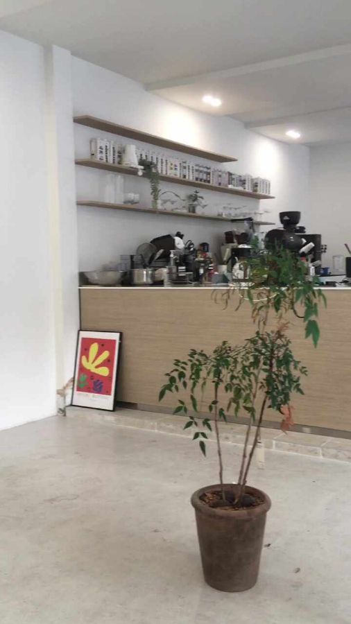 모민 카페 내부 전경