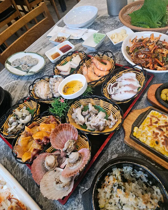 푸짐한 스끼다시 한상차림