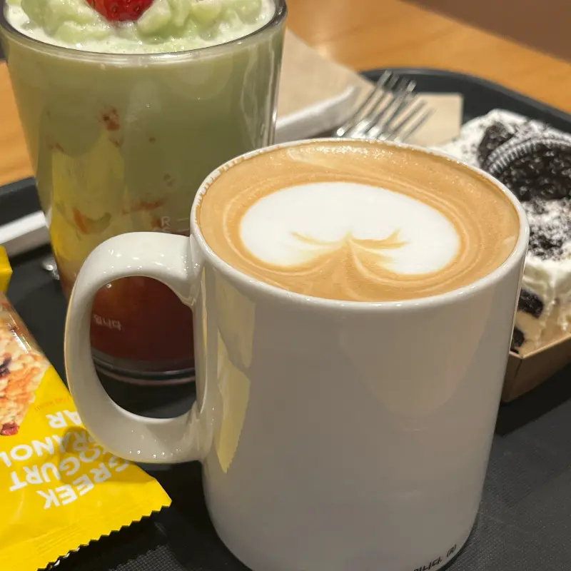 아메리카노, 라떼, 케이크