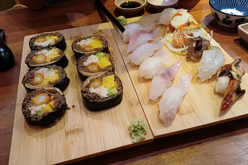 메밀 후토마키와 초밥