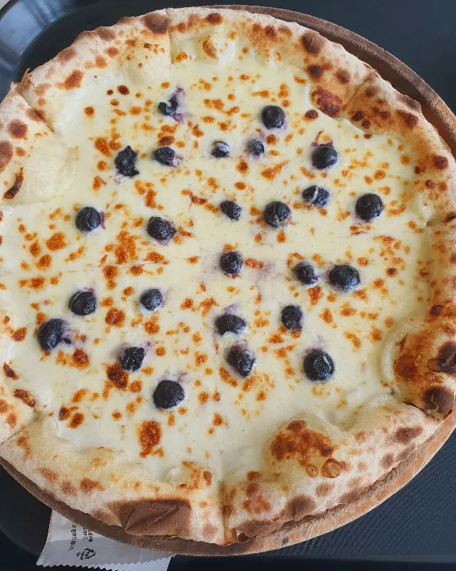 블루베리 고르곤졸라 피자