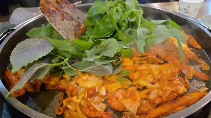 닭갈비 볶는 영상