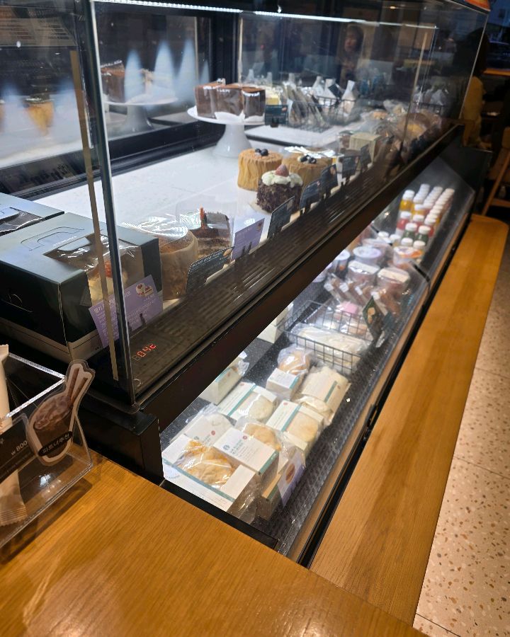 디저트 쇼케이스