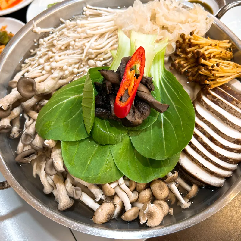 소고기 능이버섯전골
