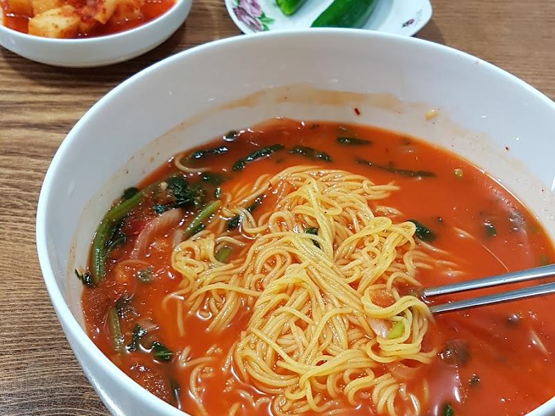 시원한 열무국수의 모습