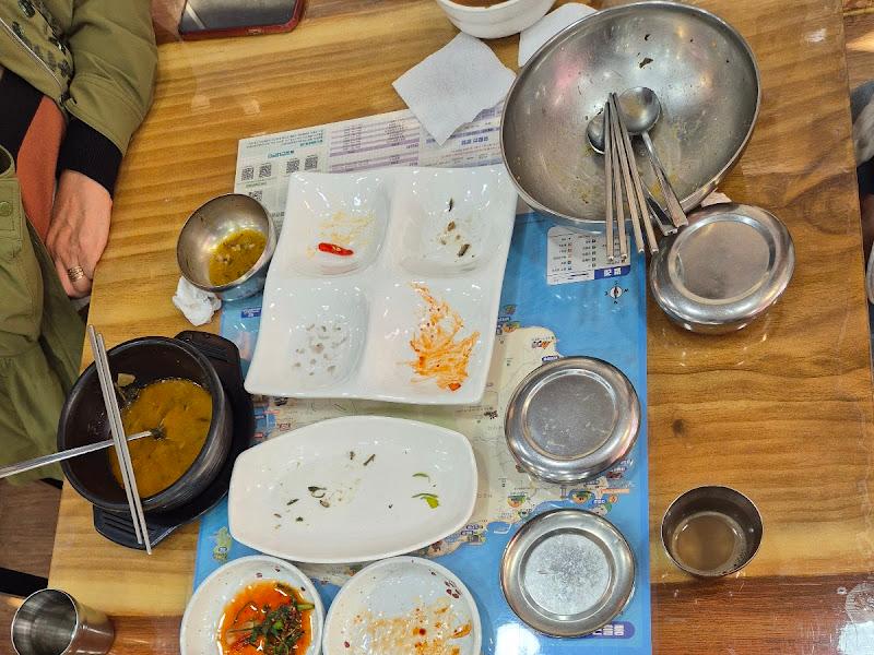 식사 후 테이블