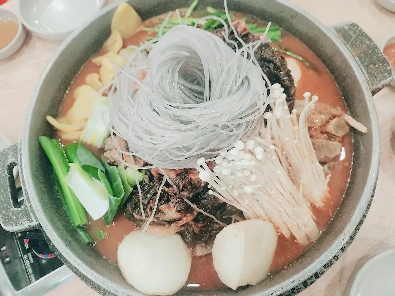 파총각 감자탕의 푸짐한 비주얼