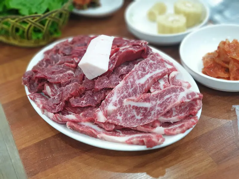 마블링이 환상적인 소고기 모둠