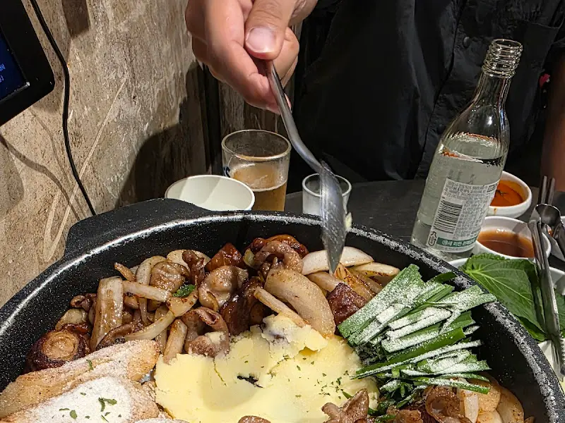 노릇노릇하게 구워진 곱창