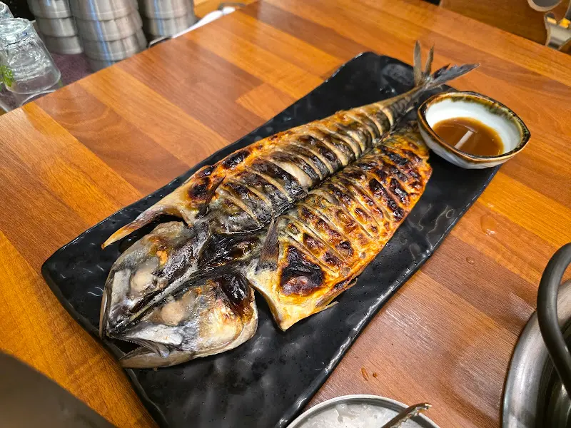 겉은 바삭하고 속은 촉촉한 고등어구이