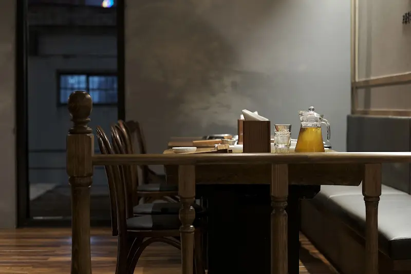 망향비빔국수 내부 인테리어