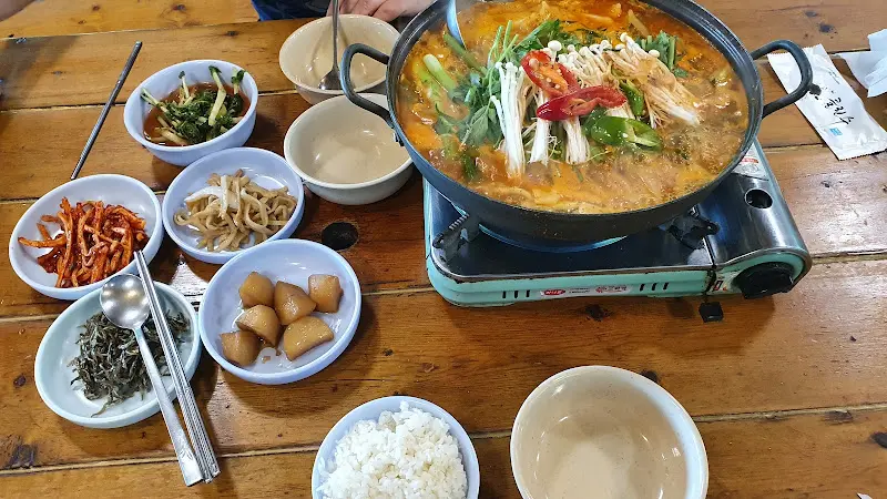 푸짐한 백반 한 상 차림