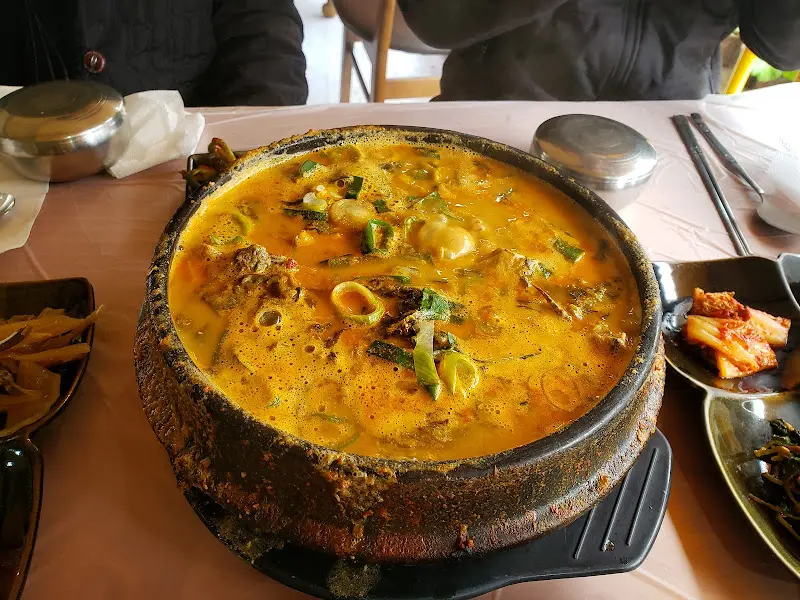 돌게가 듬뿍 들어간 돌게 수제비