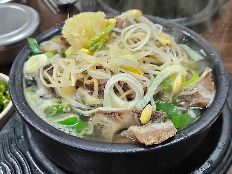 푸짐한 용마해장국 한 상