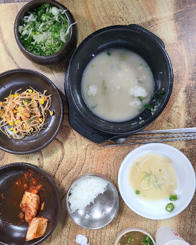 모네한우곰탕갈비탕 도가니탕