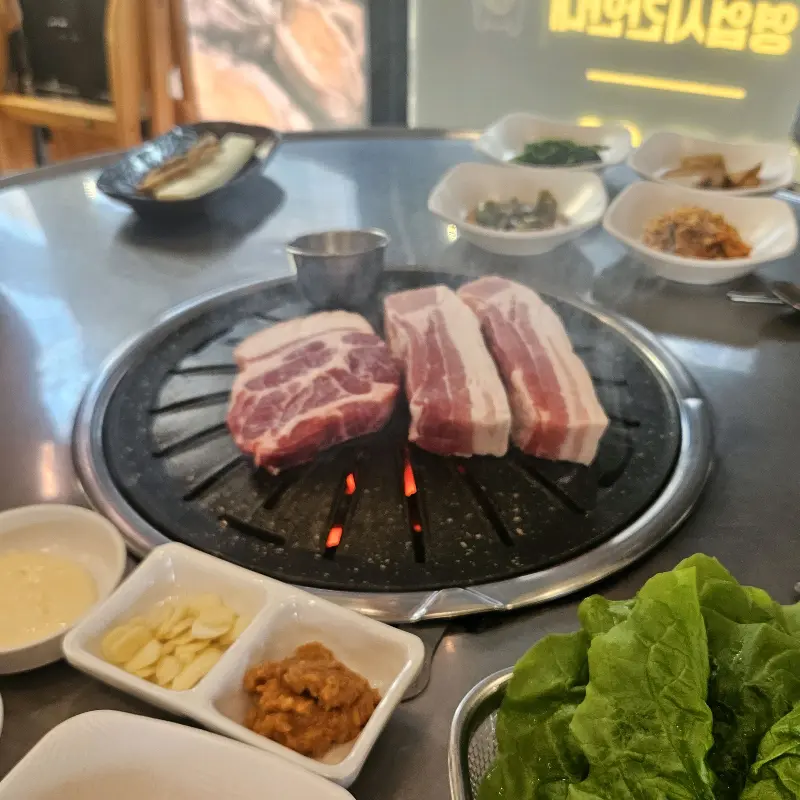 흑돈애 매장 전경