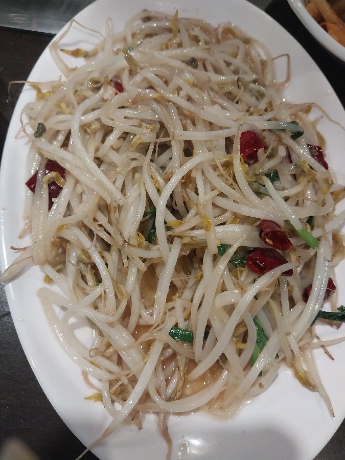 서비스로 제공된 숙주볶음