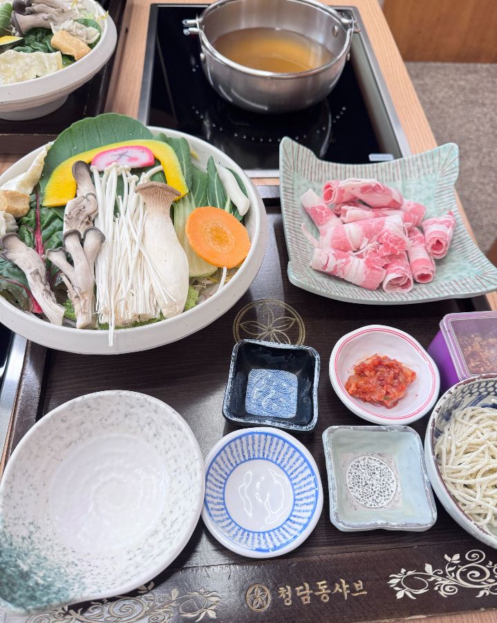 푸짐한 샤브샤브 한상차림