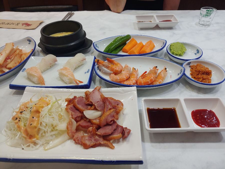 다채로운 곁들임 메뉴