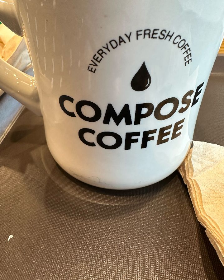 컴포즈커피 머그컵