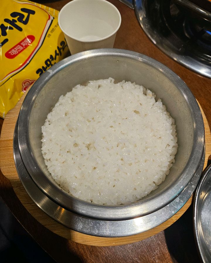 갓 지은 솥밥