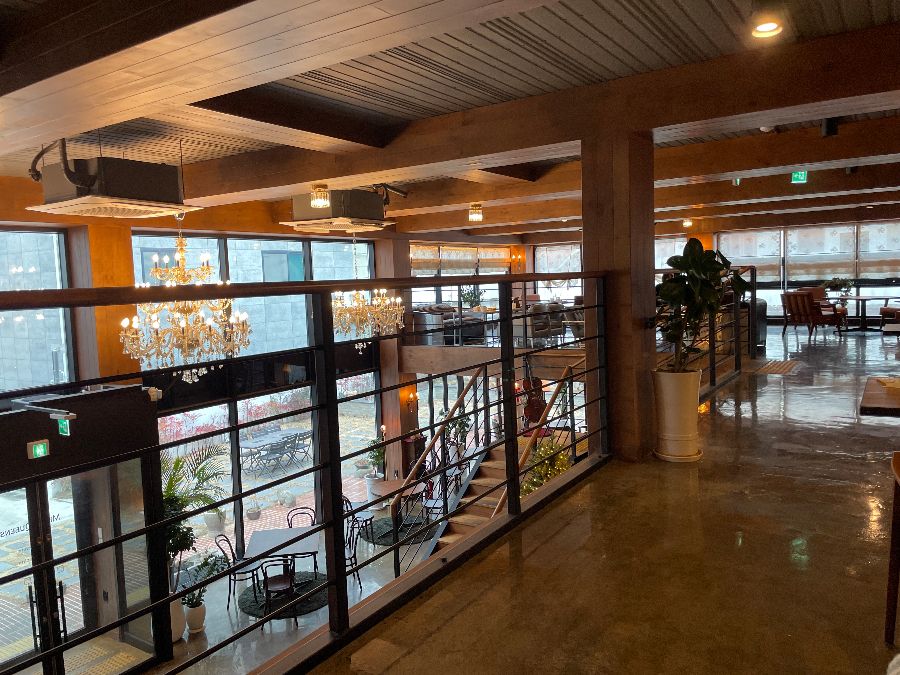 메리퀸즈 2층에서 바라본 1층 전경