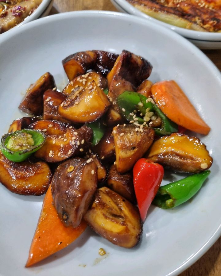 윤기가 자르르 흐르는 표고버섯볶음