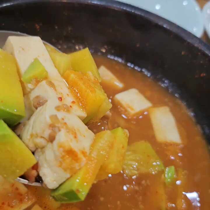 보글보글 끓는 된장찌개