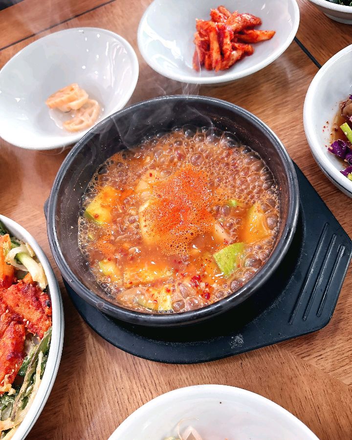 보기만 해도 군침이 도는 된장찌개