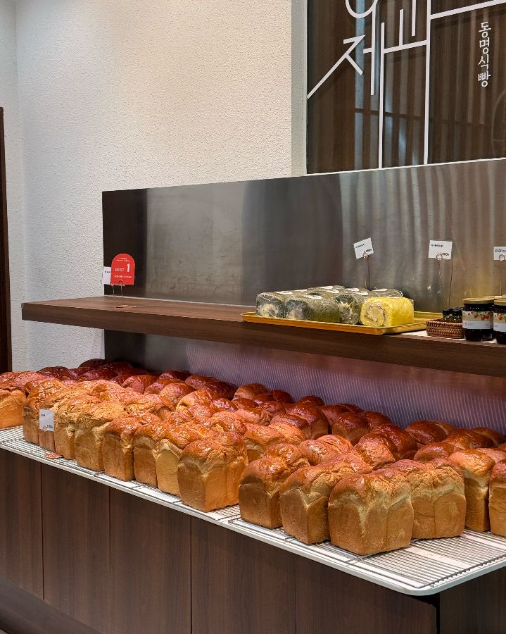 줄지어 진열된 식빵