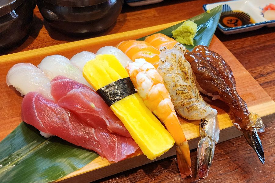 신선한 활어 초밥 세트